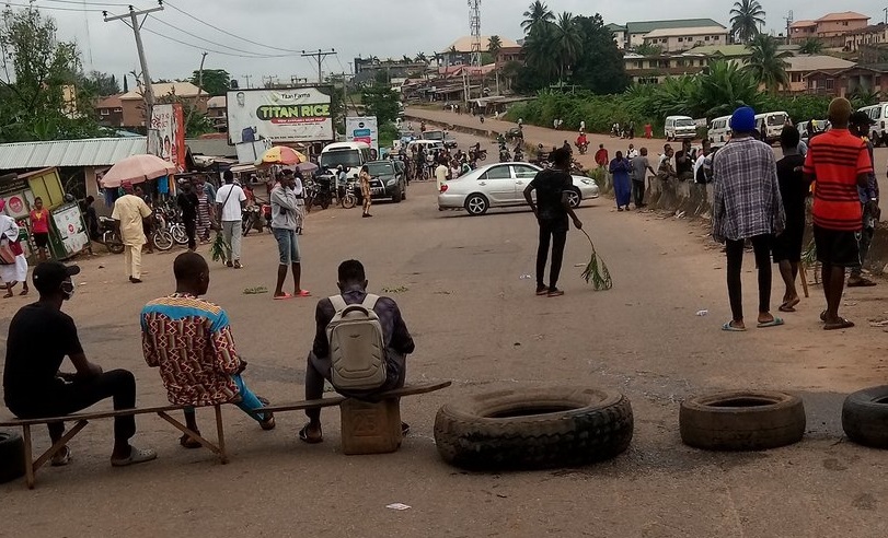 This image has an empty alt attribute; its file name is OAU-students-on-protest.jpg