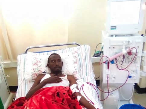 Ashenafi during dialysis       Photo Credit:FIJ