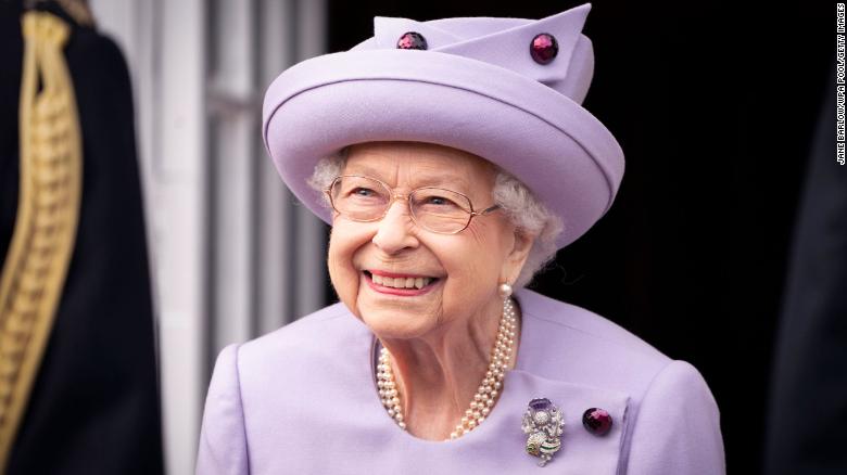 BREAKING: Queen Elizabeth II Dies at 96