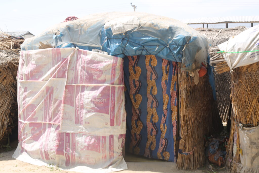 Traditional tents built by IDPs before introduction of modern tents.