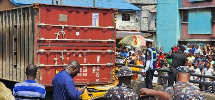 The Truck that fell in Lagos