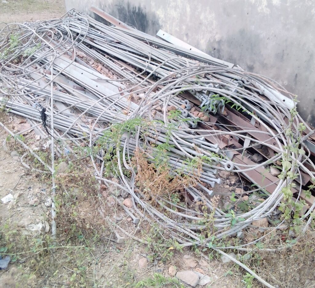 Wires and rods for electricity installation in Ilu Aje