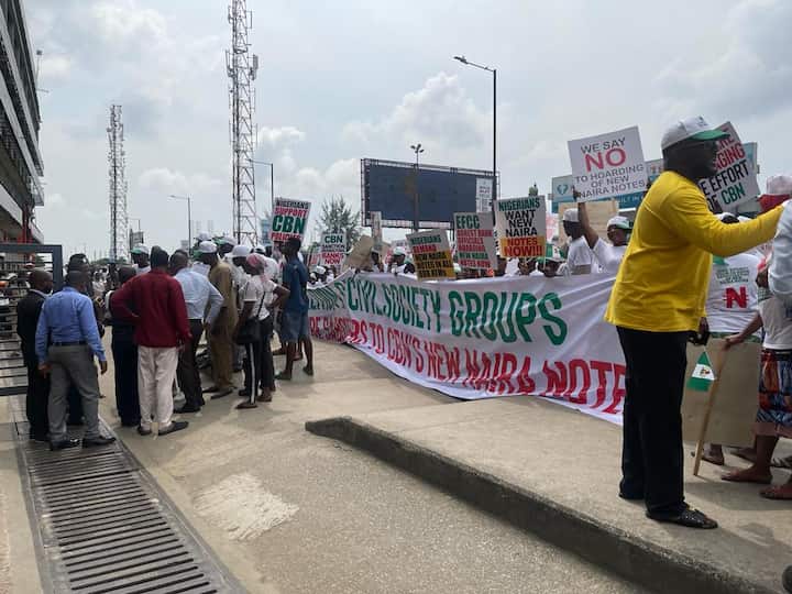 VIDEO: Protest Rocks Lagos Over Scarcity of New Naira Notes