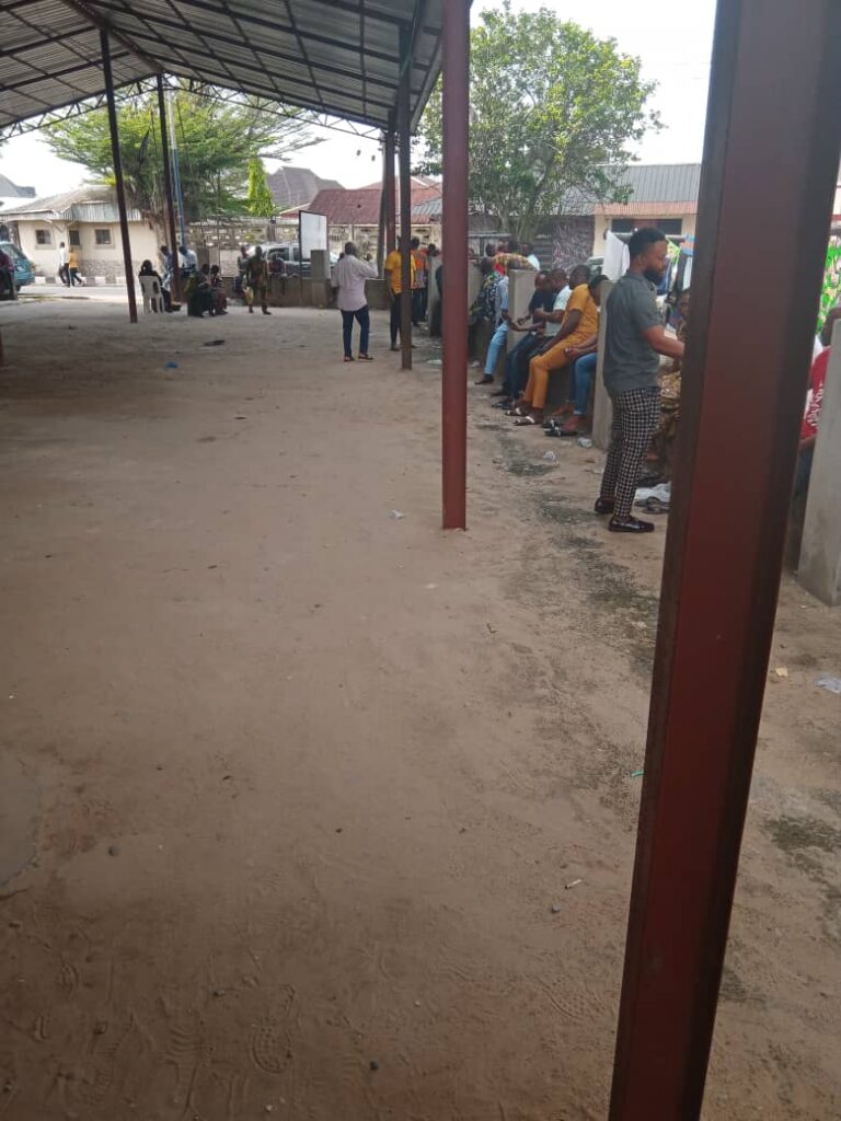 Snapshot of voters on Sunday before the arrival of INEC officials with the BVAS in Bayelsa