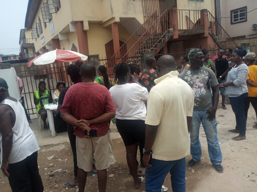 Voters at Opere/Fatau-Ade polling unit, Shomolu, Lagos.
