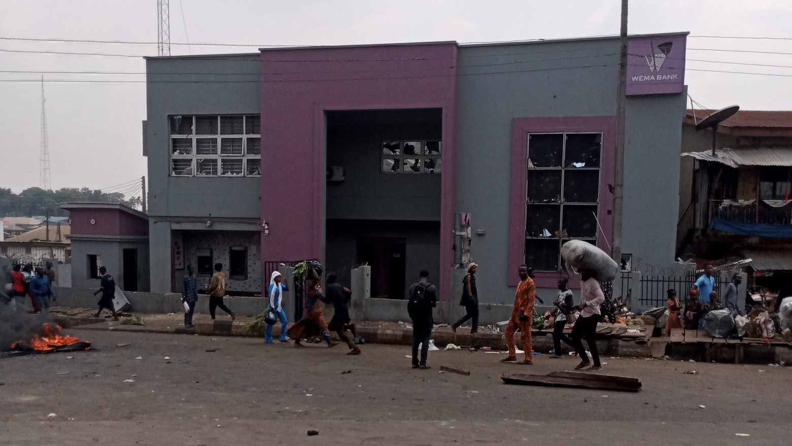 Protest Over Scarcity of Fuel and New Banknotes Turns Violent in Ibadan