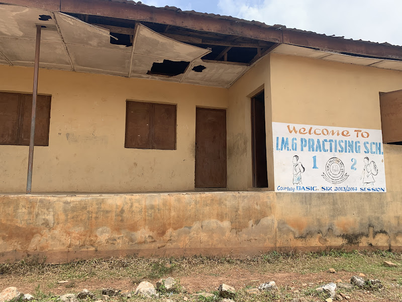 School Children in Oyo State Not Learning Because of Rain, Dilapidated School Buildings