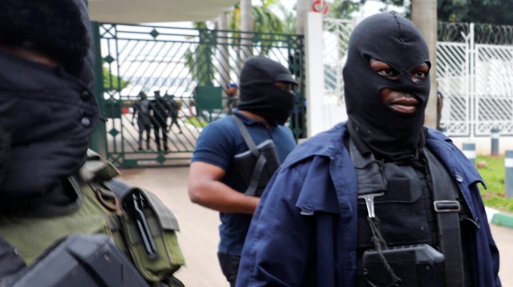INSIDER: How Combat-Ready DSS Officers Stormed EFCC Office 'in the Middle of the Night'
