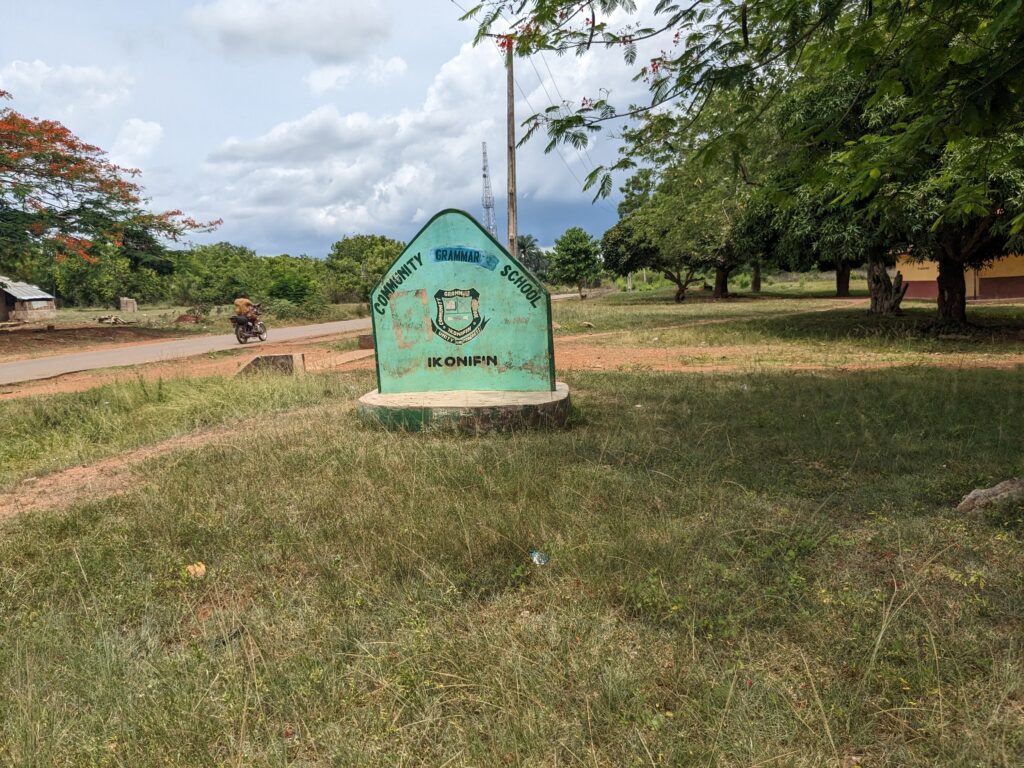 Ikonifin Community Grammar School signboard, Osun