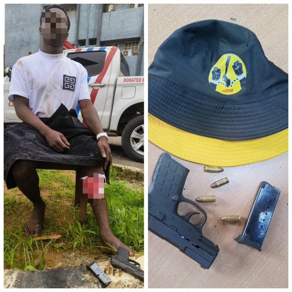 Suspected cultist, Idris Ayinla and items recovered from him.