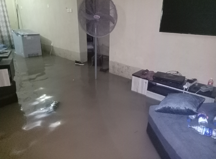 JUST IN: Heavy Flood Sacks Lagos Residents From Their Homes Overnight
