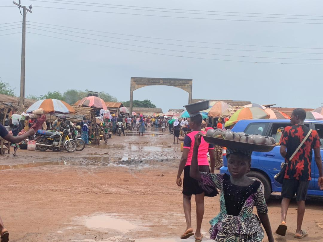 In Oja-Odan, Poor Roads, Power Outages Make Life Difficult for Residents